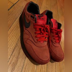 Nike Air Max 1 PRM 2012 Red Pimento Suede
Sneakers Shoes